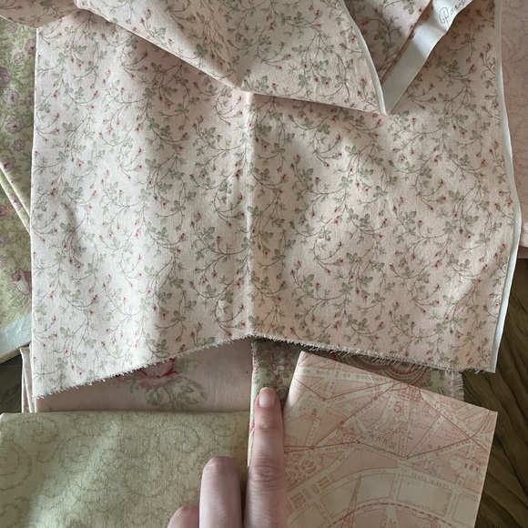 Bundle of Paris Flea Market by 3 Sisters for Moda 8+ Yards - Picture 5 of 7